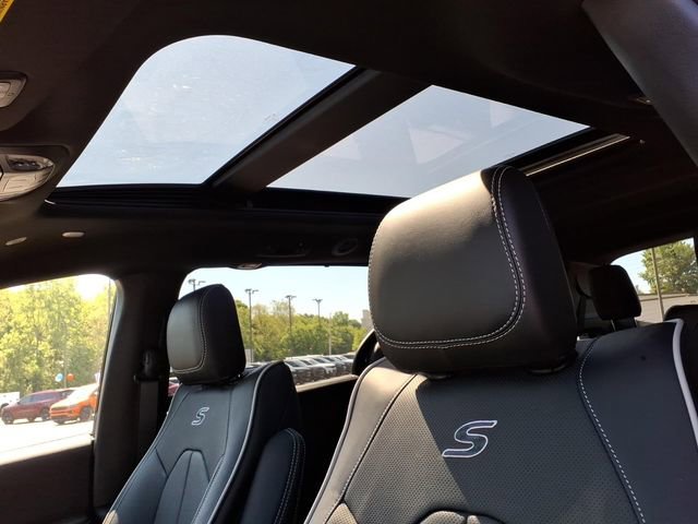 New 2027 Chrysler Pacifica Limited FWD image 16