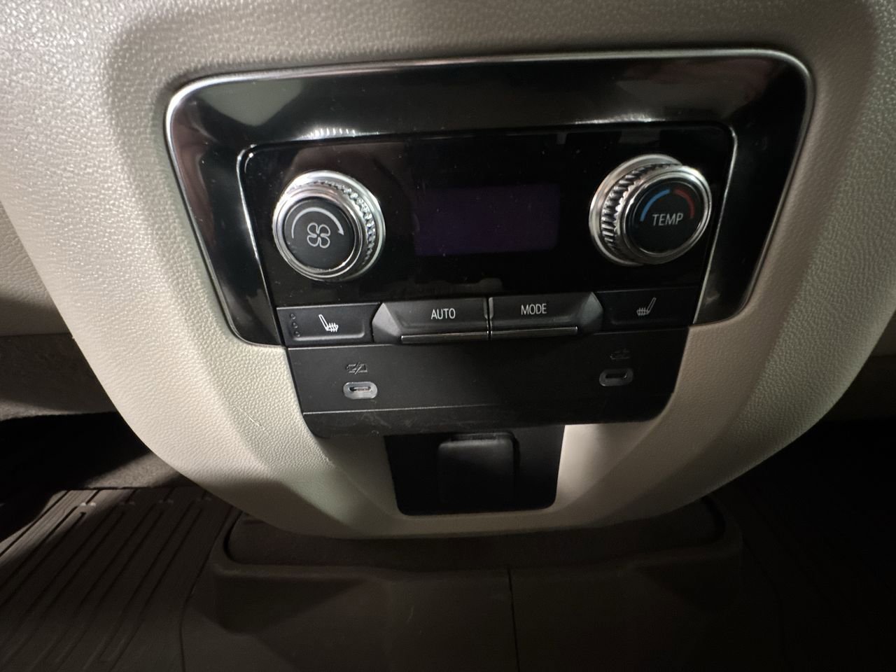 Used 2022 GMC Yukon Denali image 33