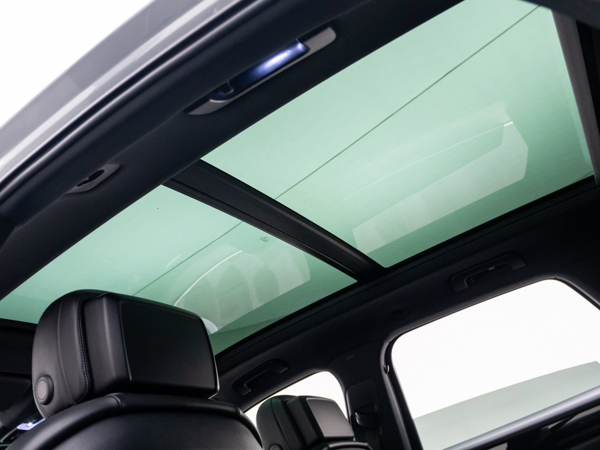 Certified 2023 Porsche Cayenne AWD/4WD image 18
