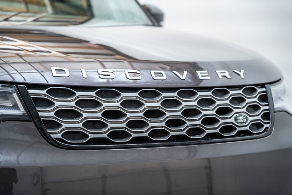 Used 2024 Land Rover Discovery Metropolitan Edition AWD/4WD image 13