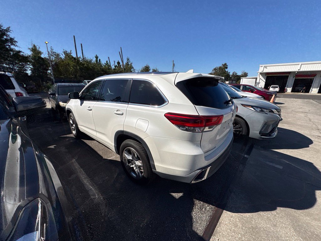 Used 2018 Toyota Highlander Limited FWD image 21