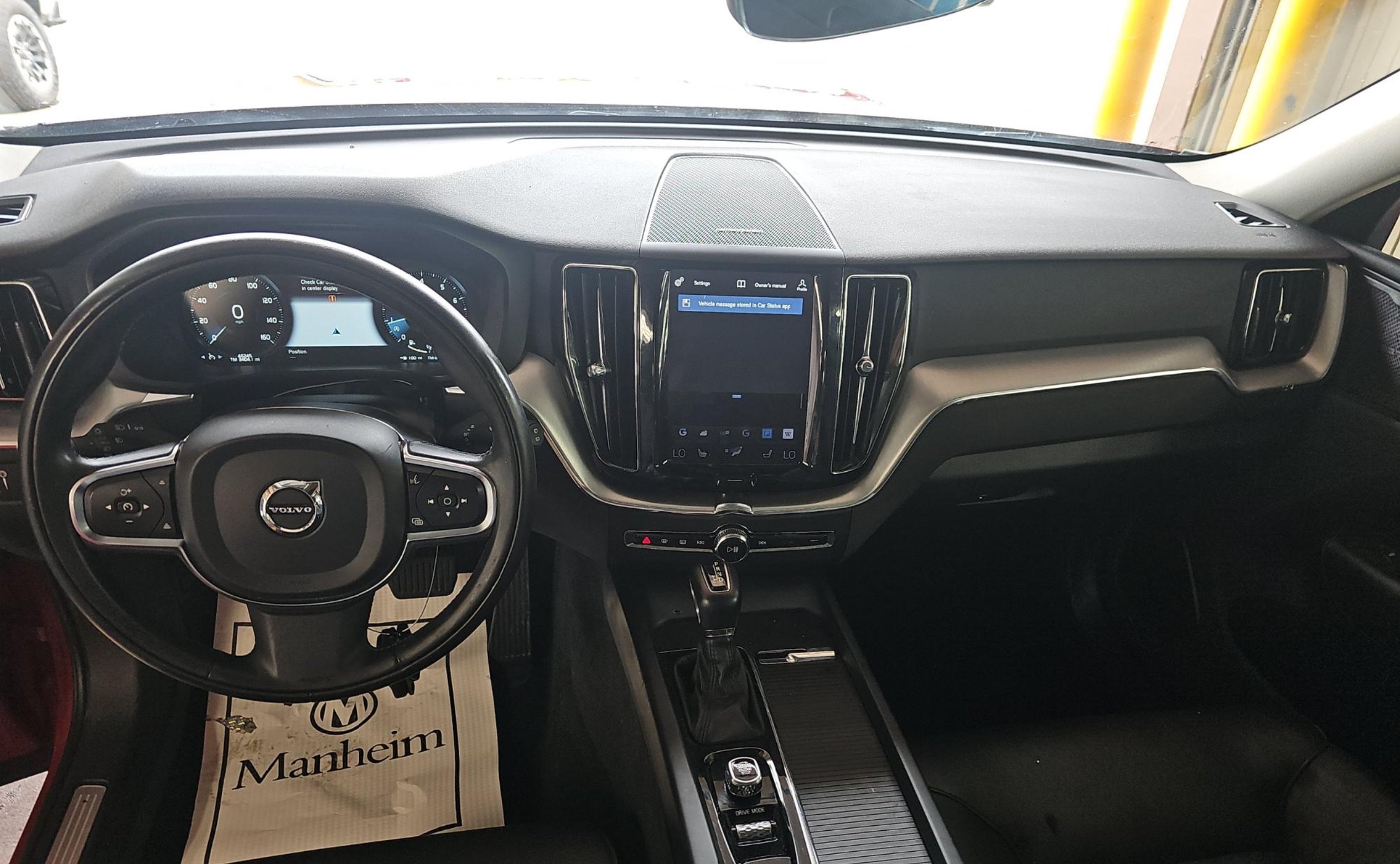 Used 2019 Volvo XC60 T5 Momentum w/ Protection Package AWD/4WD image 6