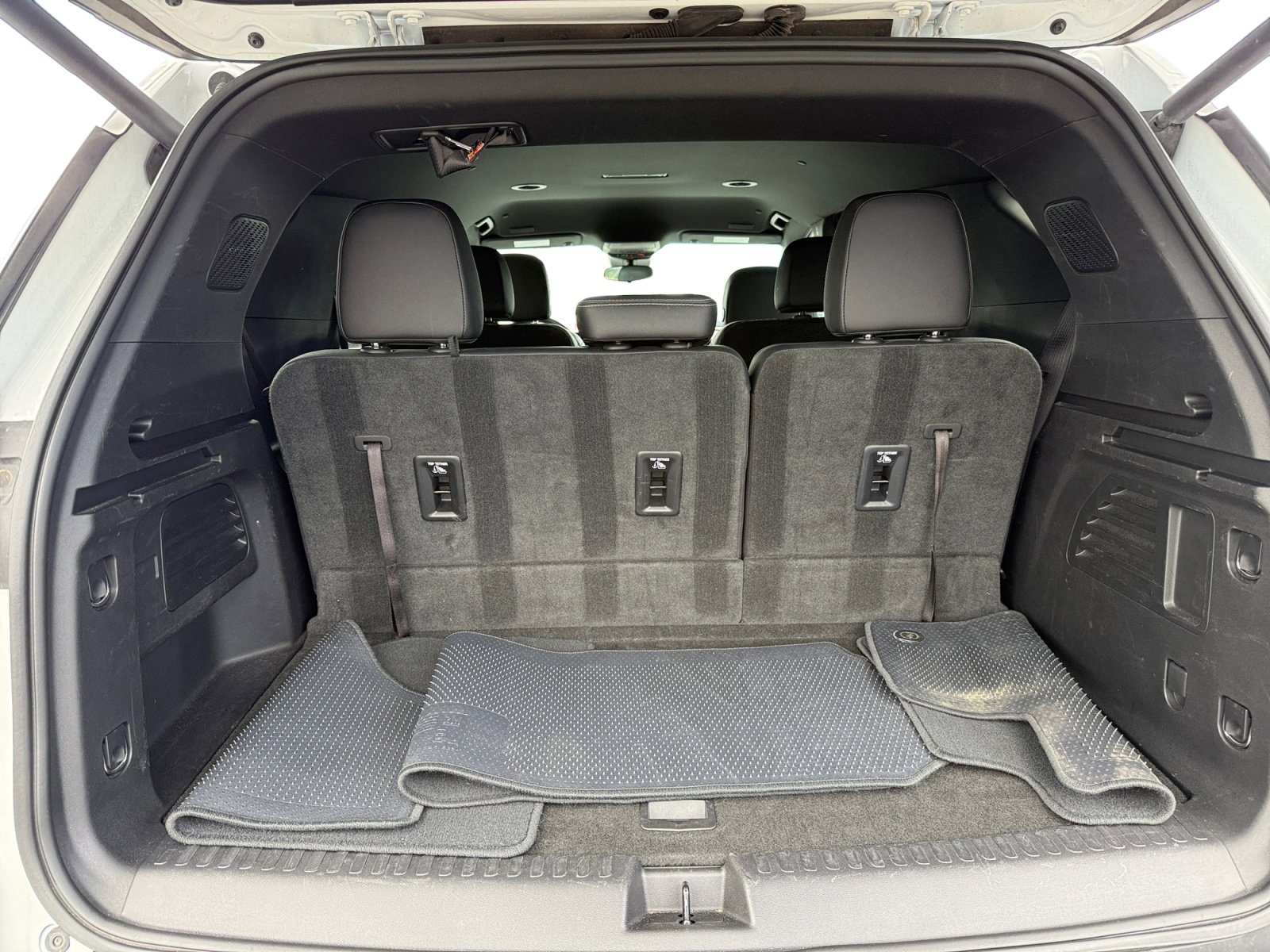 Used 2025 Chevrolet Traverse LT AWD/4WD image 17