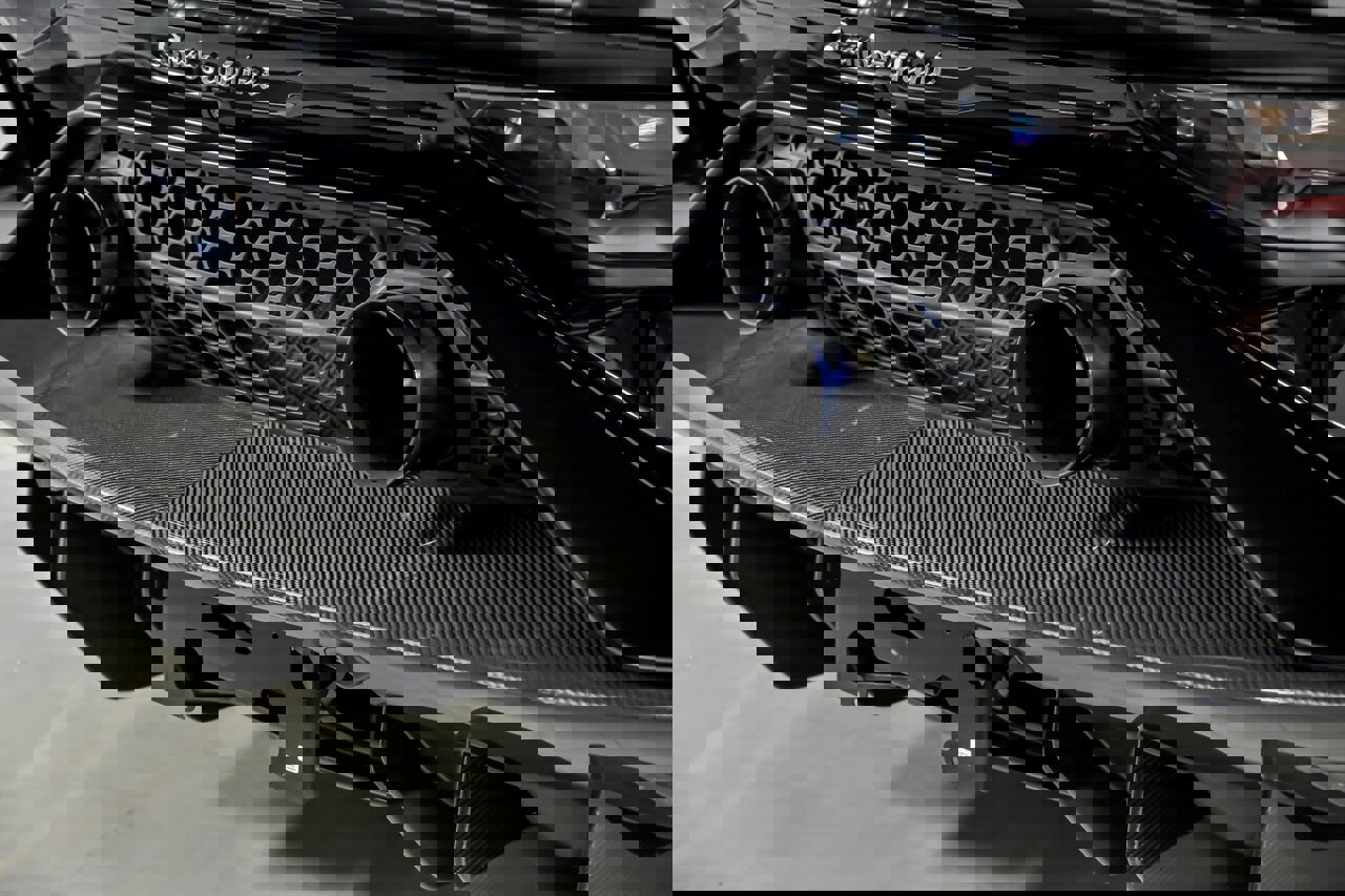 Used 2021 Lamborghini Aventador SVJ image 16