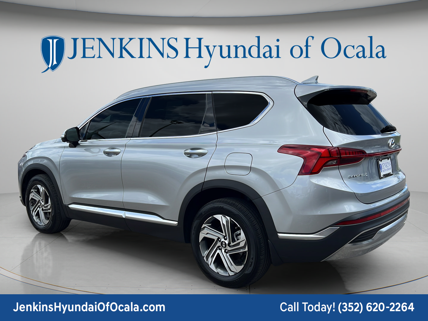 Certified 2023 Hyundai Santa Fe SEL w/ Premium Package FWD image 5