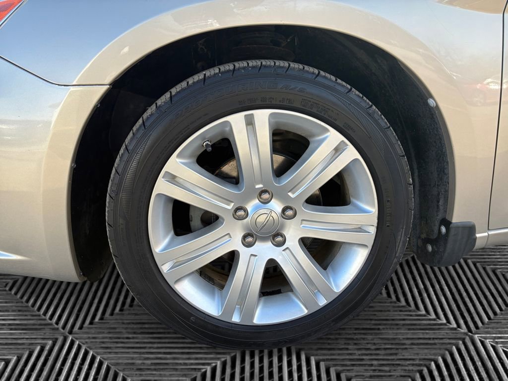 Used 2013 Chrysler 200 LX image 14