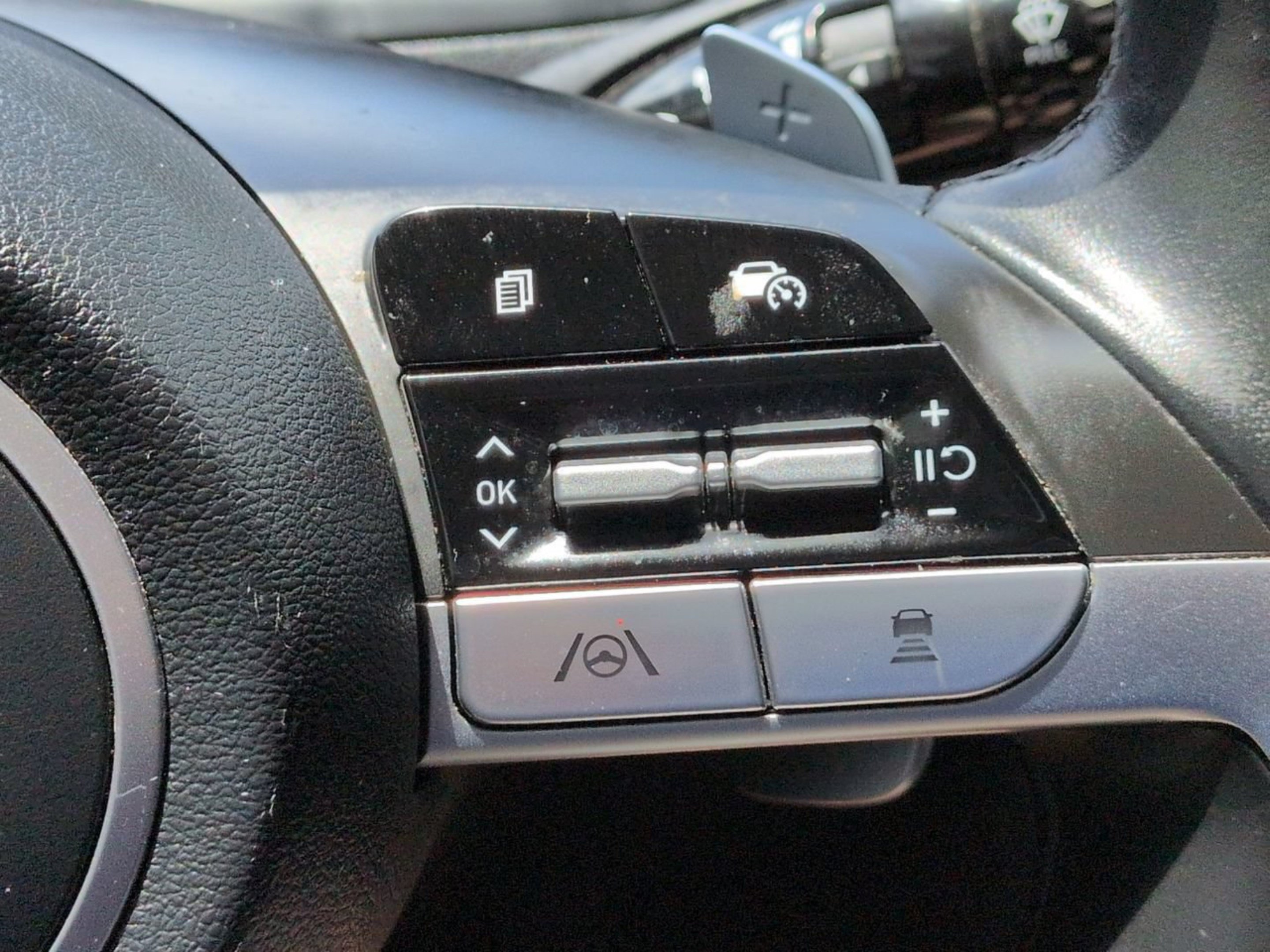 Used 2024 Hyundai Santa Cruz Limited AWD/4WD image 32