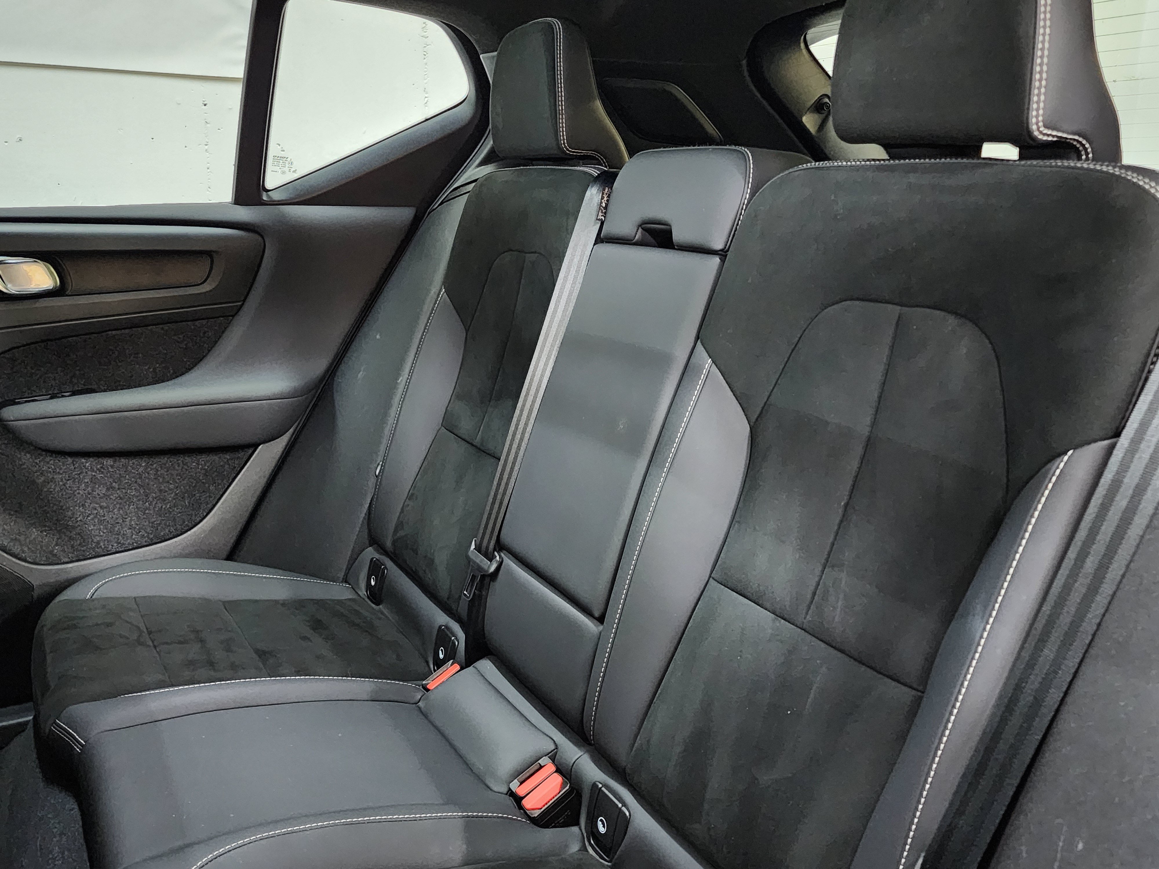 Used 2023 Volvo XC40 B5 Plus w/ Climate Package AWD/4WD image 18