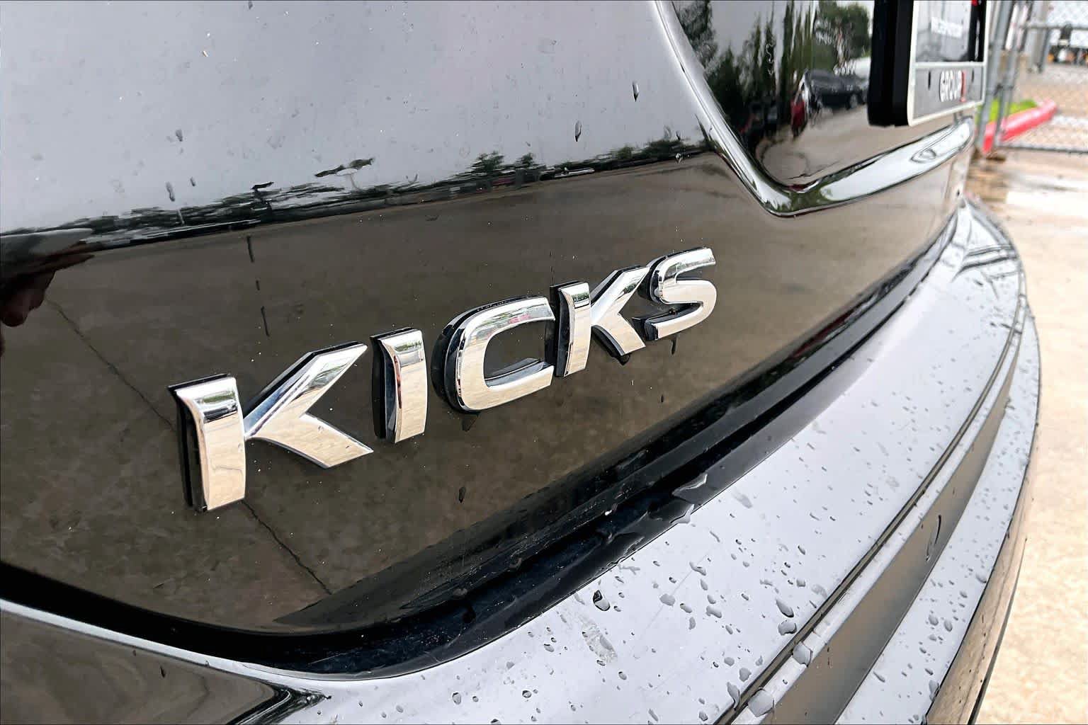 Certified 2024 Nissan Kicks SR FWD image 30