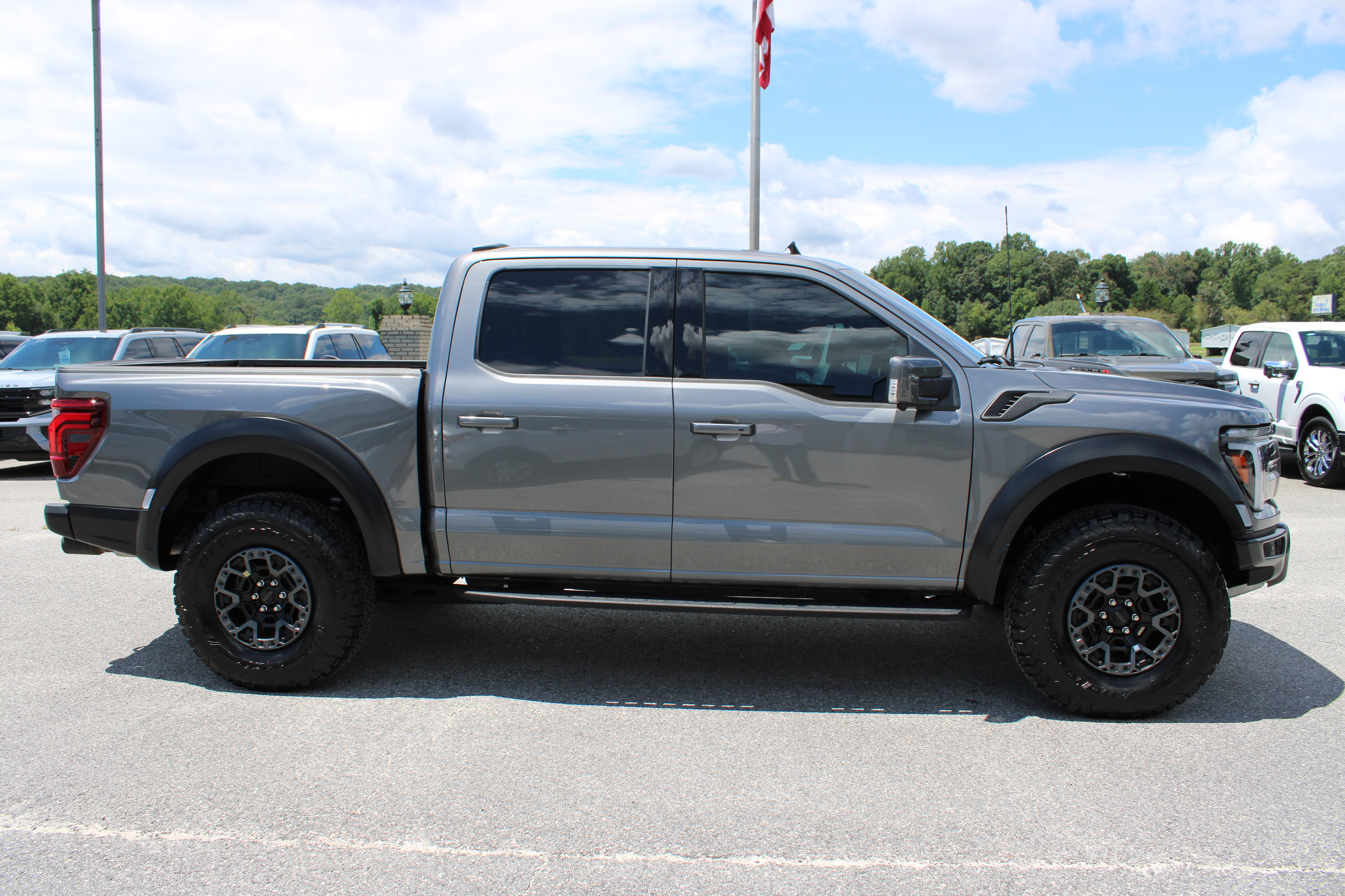 Used 2025 Ford F150 Raptor w/ Equipment Group 803A Raptor R AWD/4WD image 5