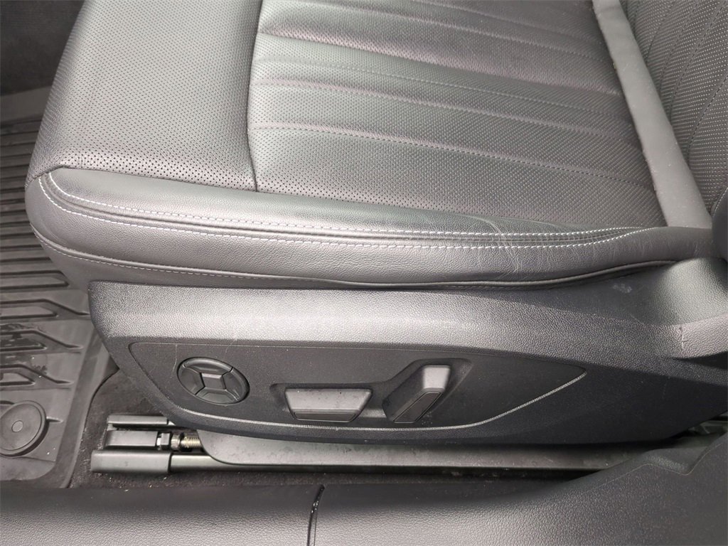 Used 2025 Audi A6 Premium Plus w/ Premium Plus Package image 14