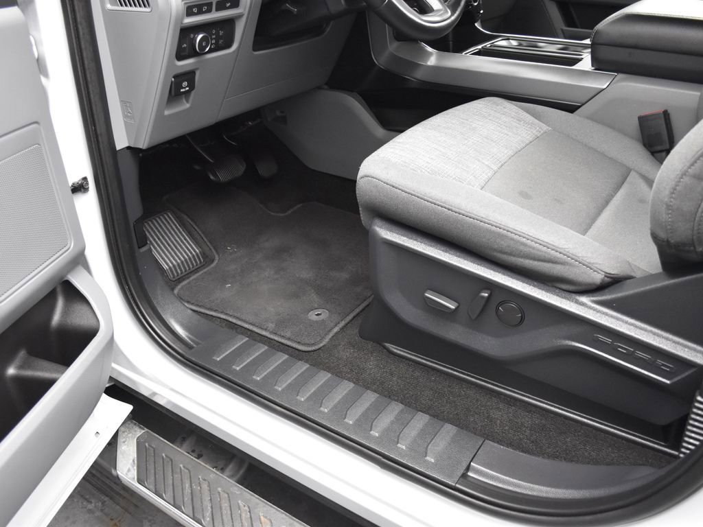 Used 2022 Ford F150 XLT w/ Equipment Group 302A High AWD/4WD image 19