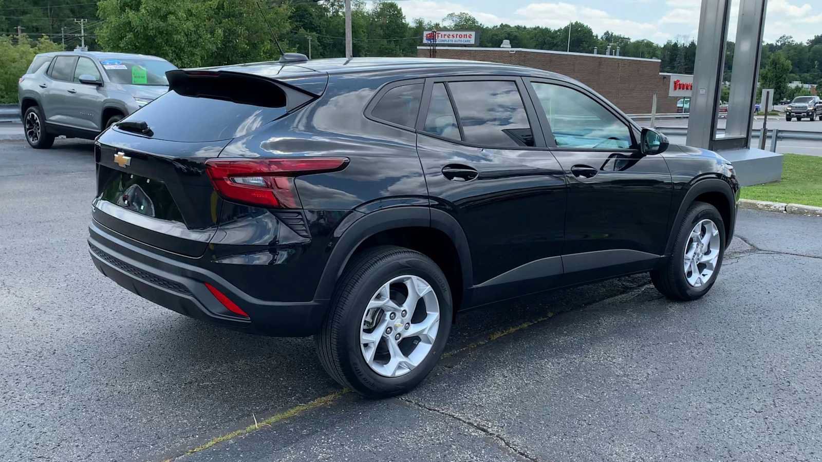 Certified 2024 Chevrolet Trax LS w/ LS Convenience Package FWD image 8