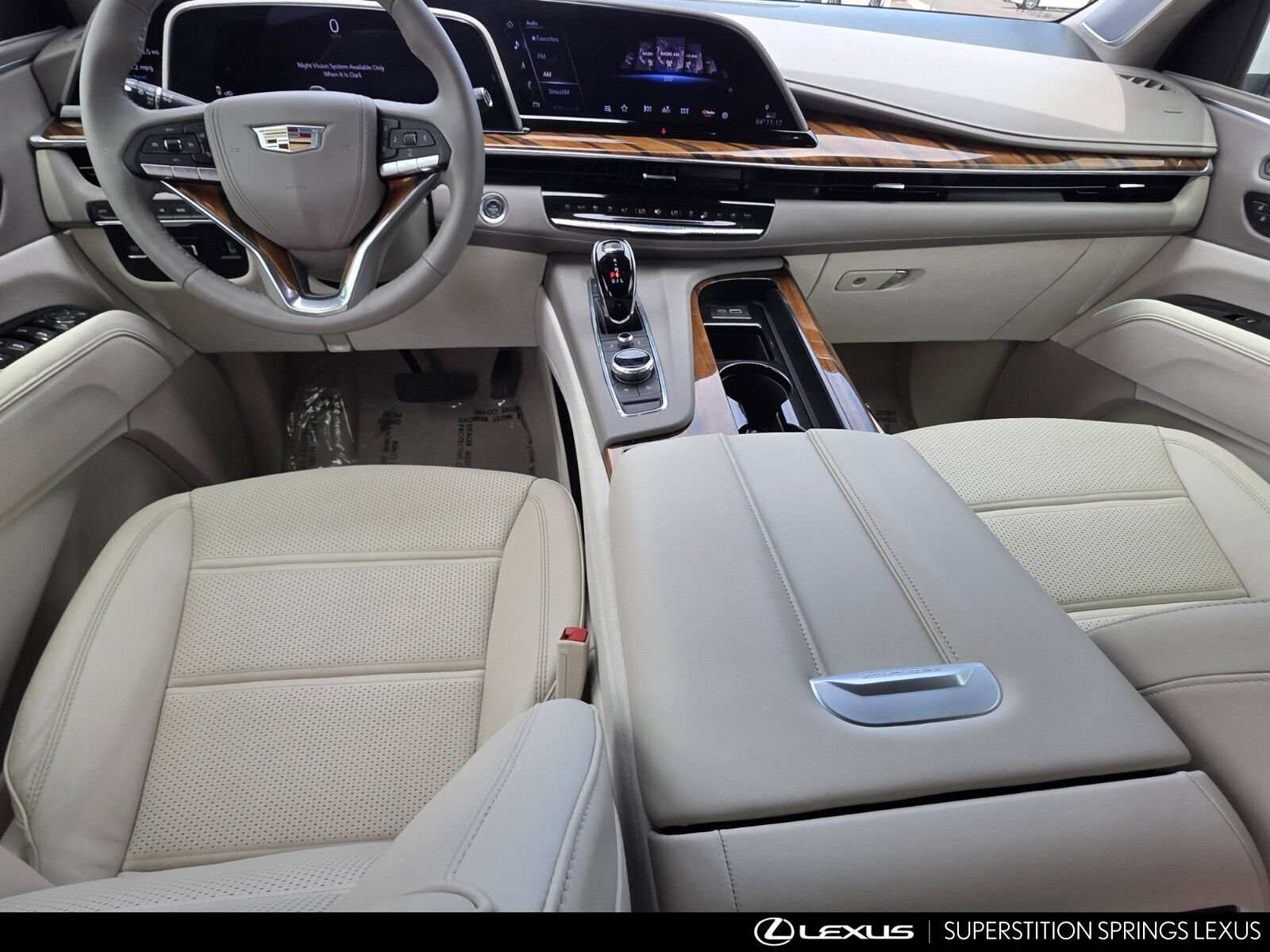 Used 2024 Cadillac Escalade Premium Luxury Platinum w/ Heavy-Duty Trailer Package AWD/4WD image 25