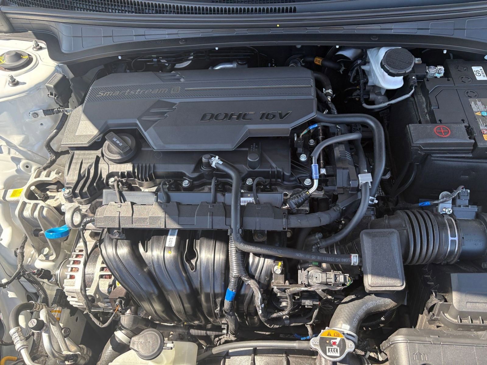 Used 2025 Hyundai Elantra SEL image 33