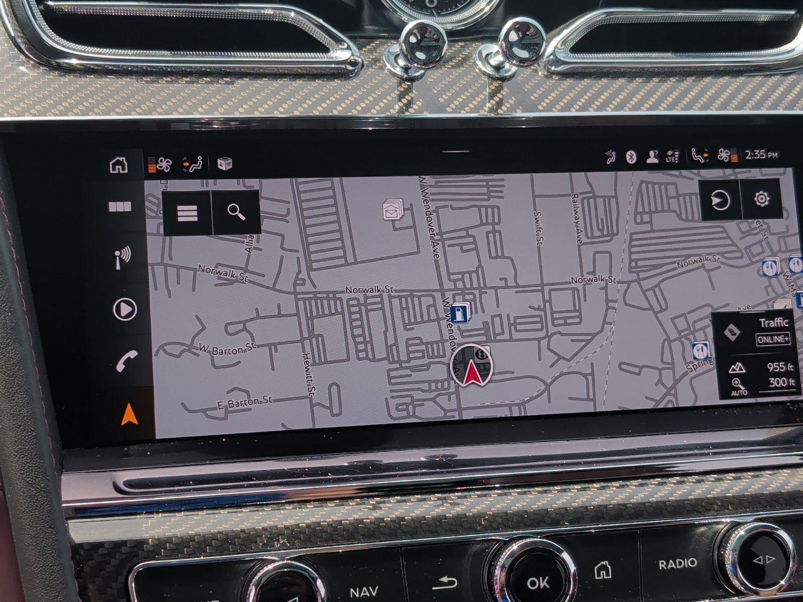 Used 2022 Bentley Bentayga AWD/4WD image 31