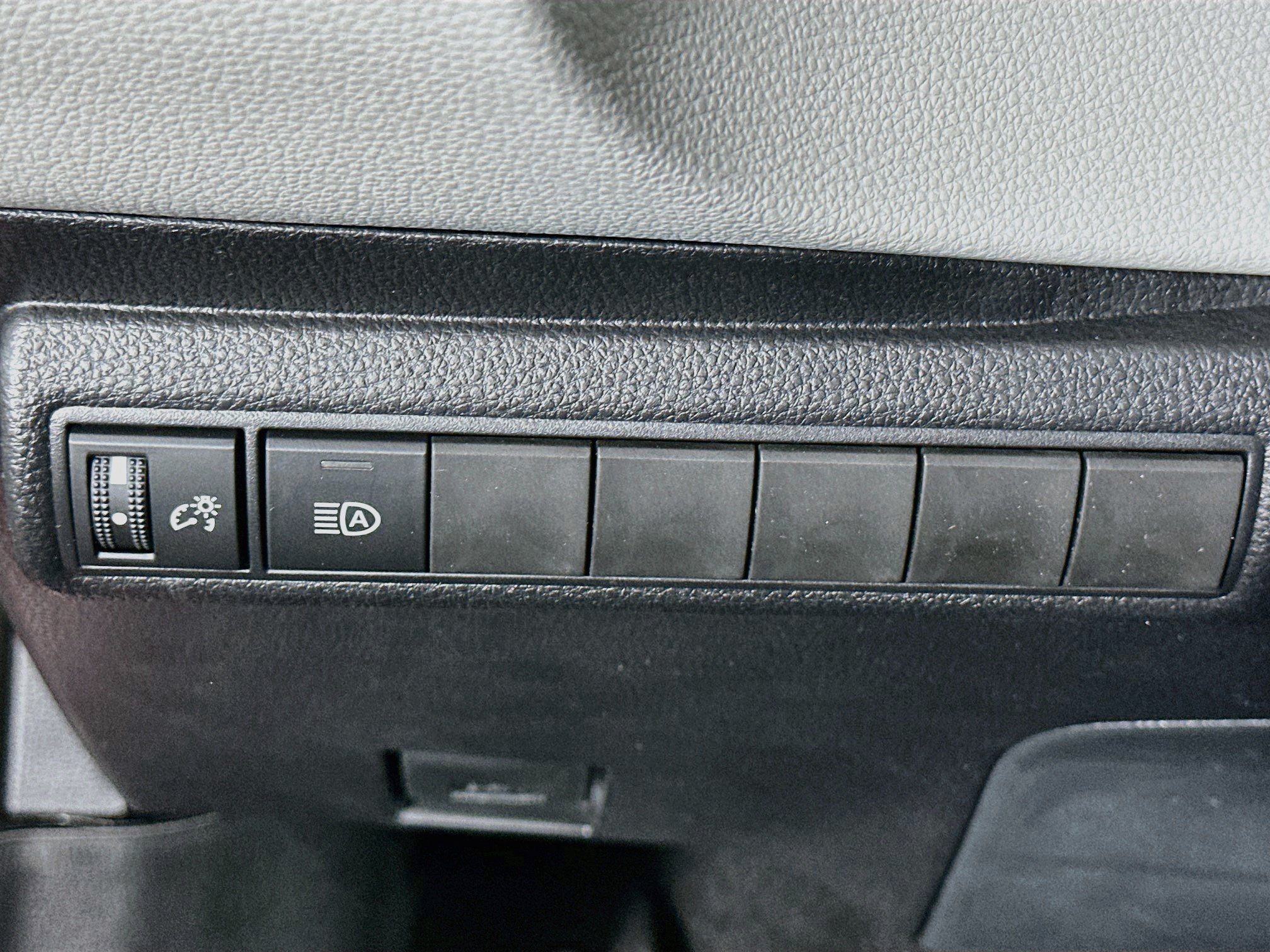 Used 2026 Toyota Corolla LE FWD image 17