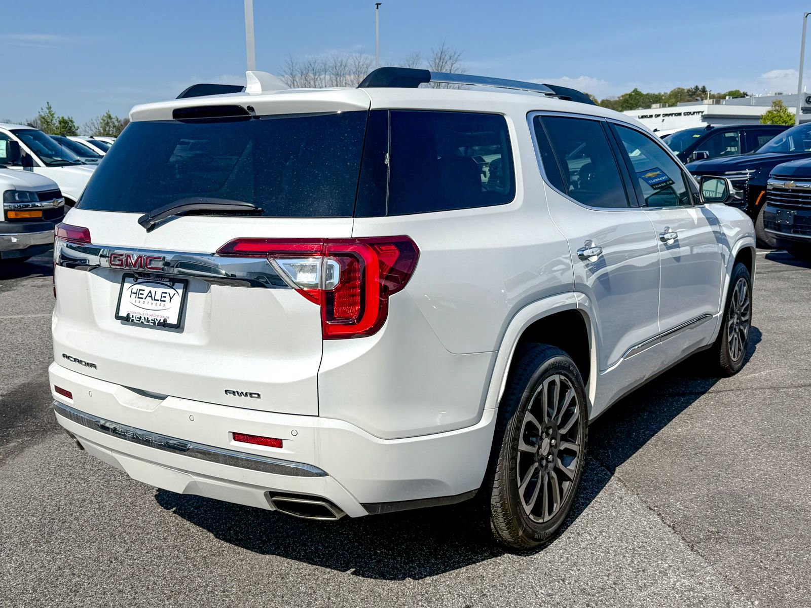 Used 2020 GMC Acadia Denali w/ Technology Package AWD/4WD image 7