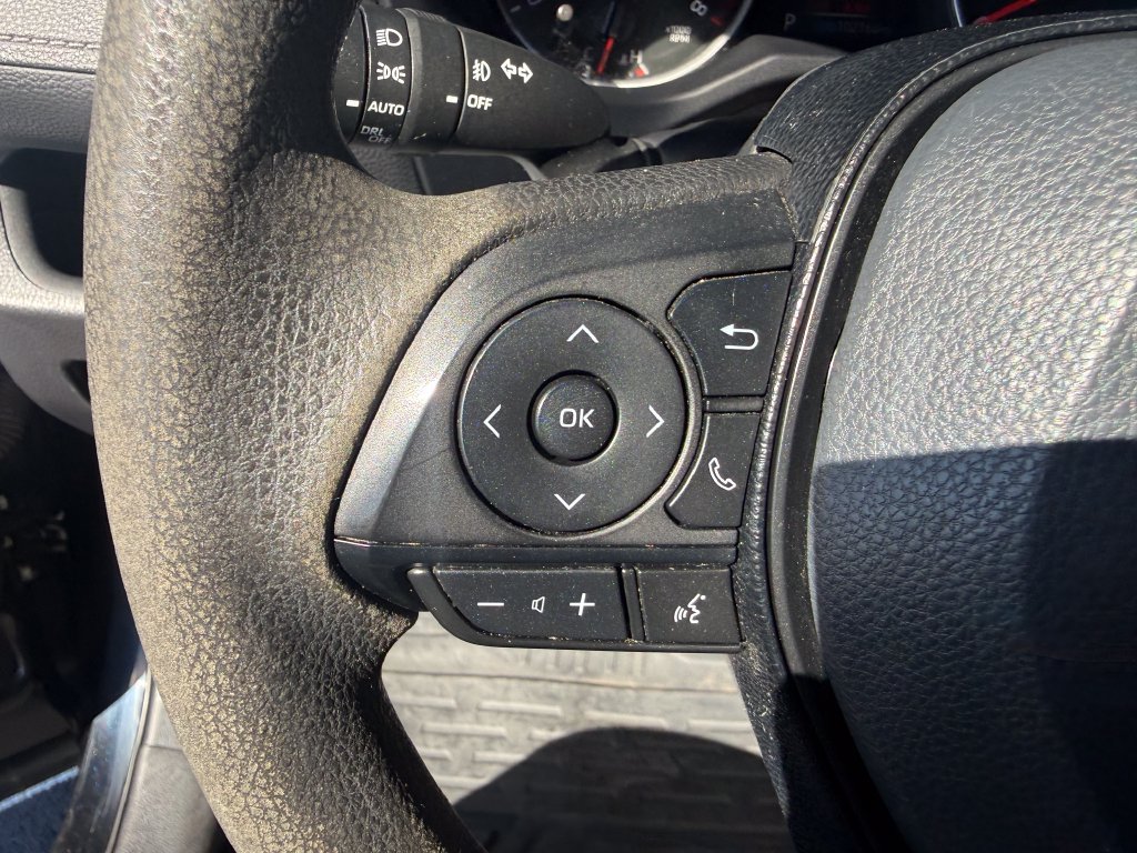 Used 2021 Toyota RAV4 XLE AWD/4WD image 22