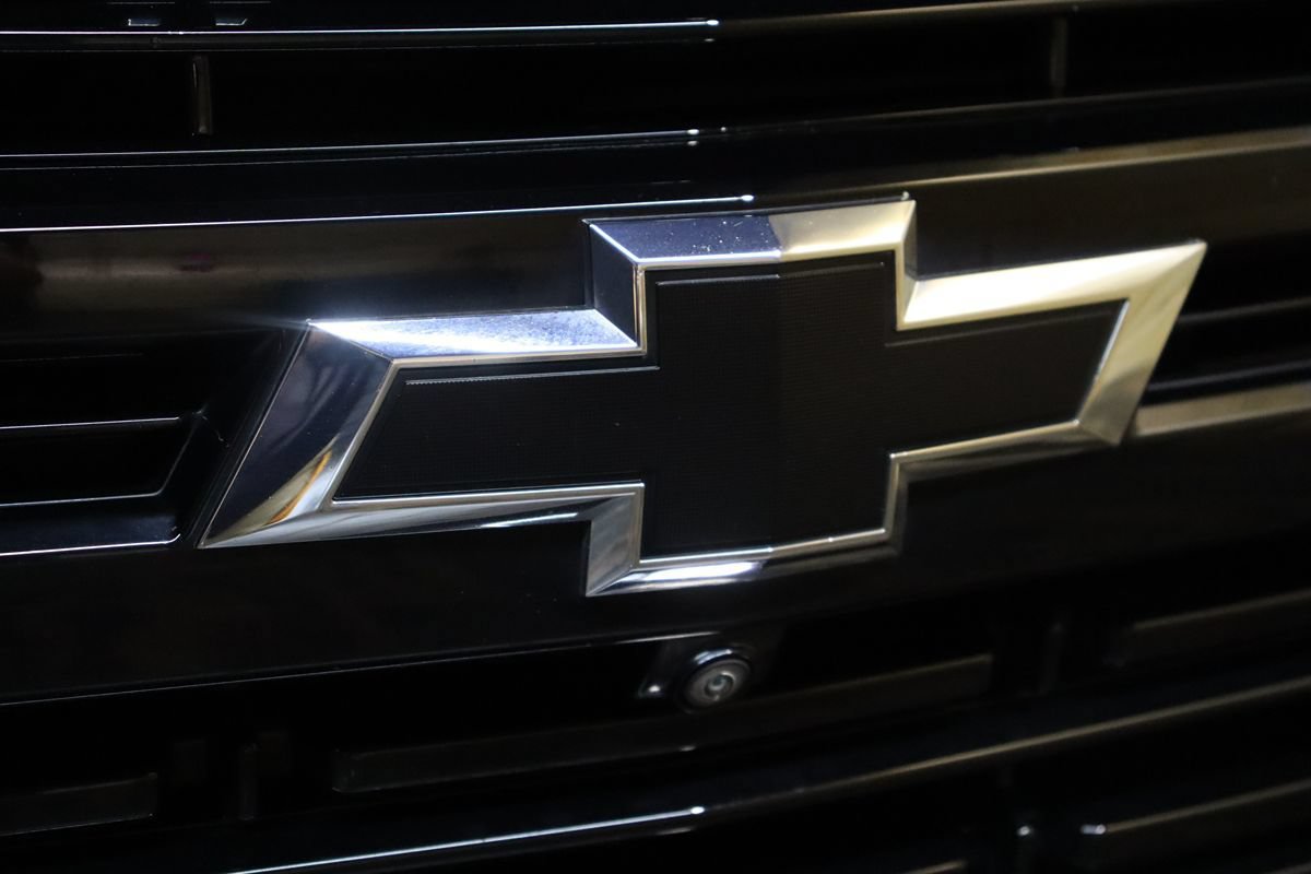 Used 2023 Chevrolet Tahoe RST w/ Luxury Package RWD image 13