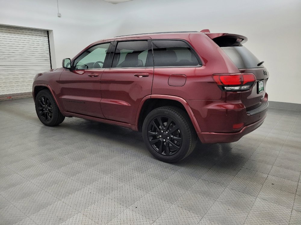 Used 2018 Jeep Grand Cherokee Altitude image 3