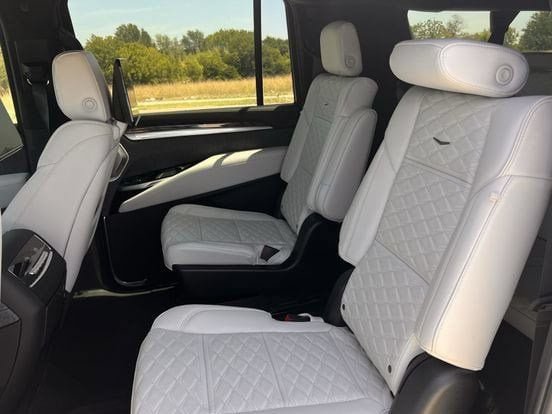 New 2026 Cadillac Escalade ESV Platinum Luxury w/ LPO, Radiant Package AWD/4WD image 28