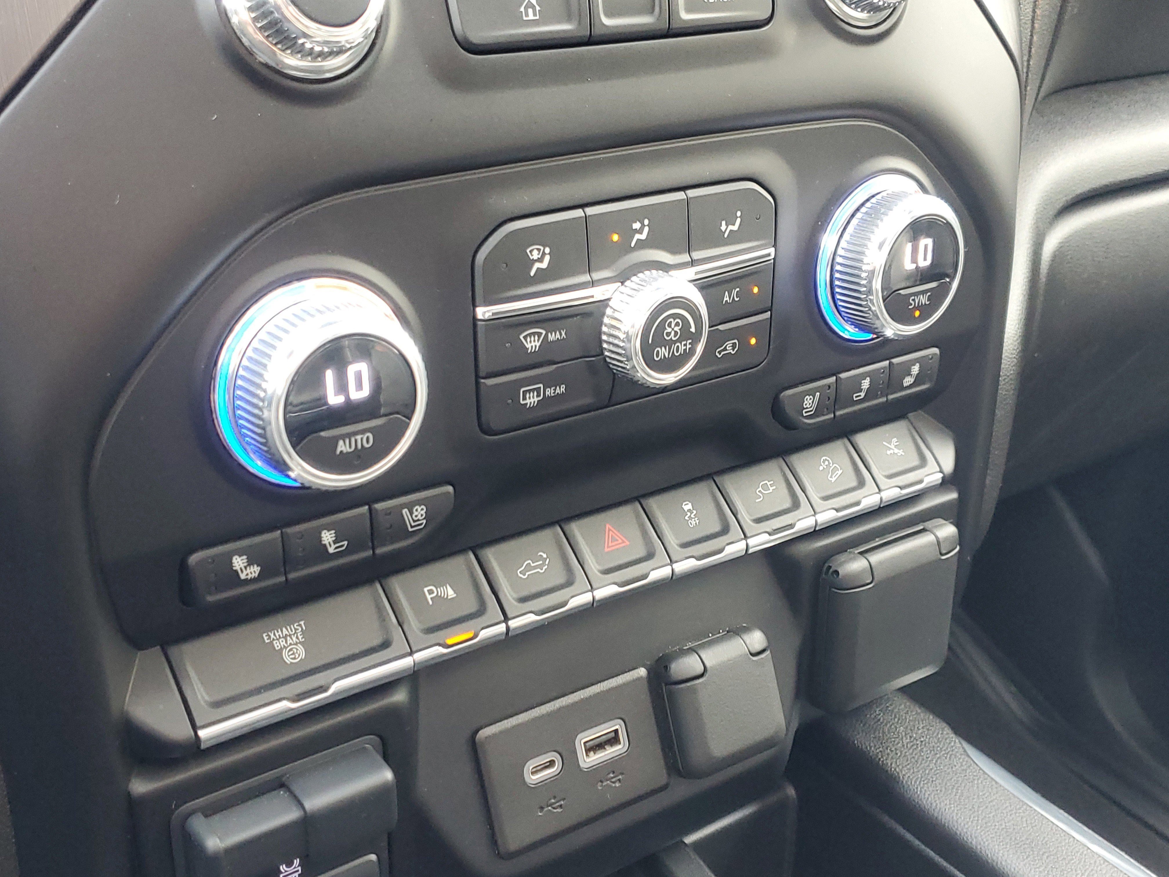 Used 2023 GMC Sierra 2500 AT4 w/ AT4 Preferred Package image 28