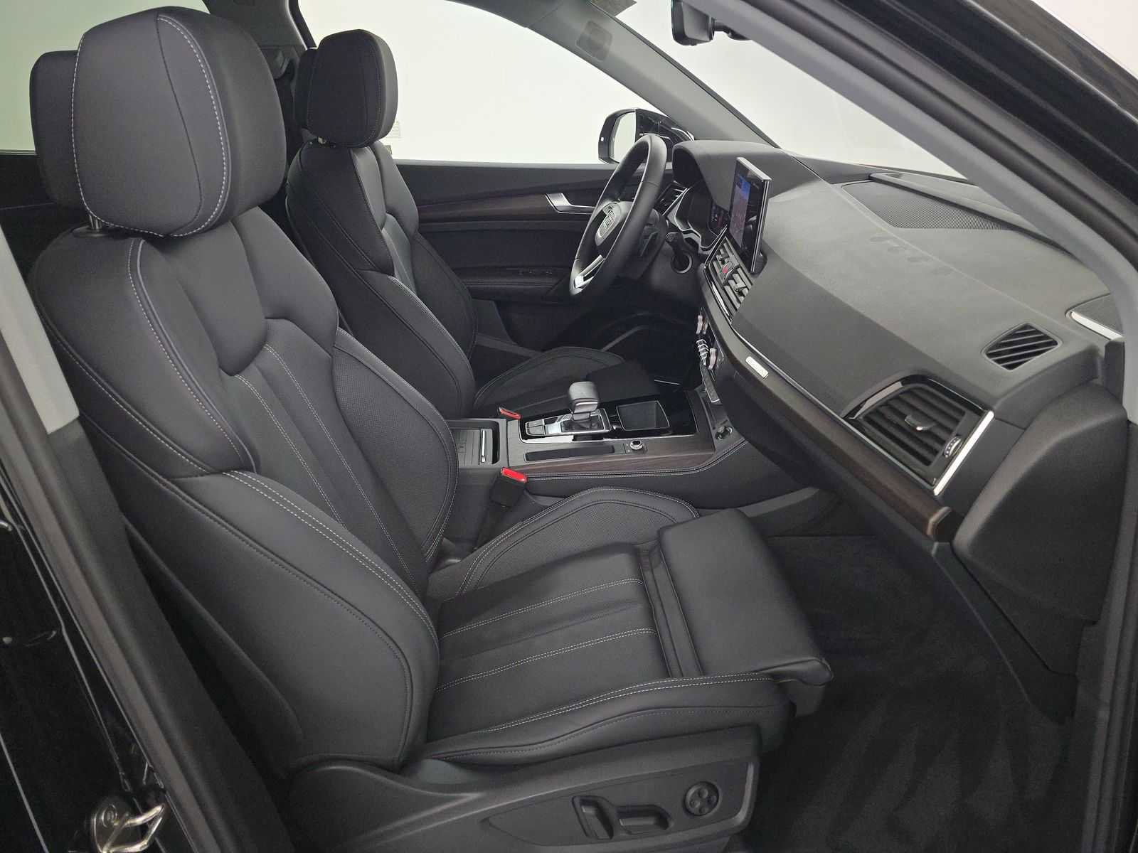 Used 2023 Audi Q5 2.0T Prestige w/ Prestige Package AWD/4WD image 8
