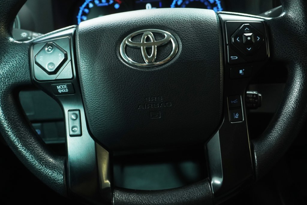 Used 2023 Toyota Tacoma SR AWD/4WD image 16