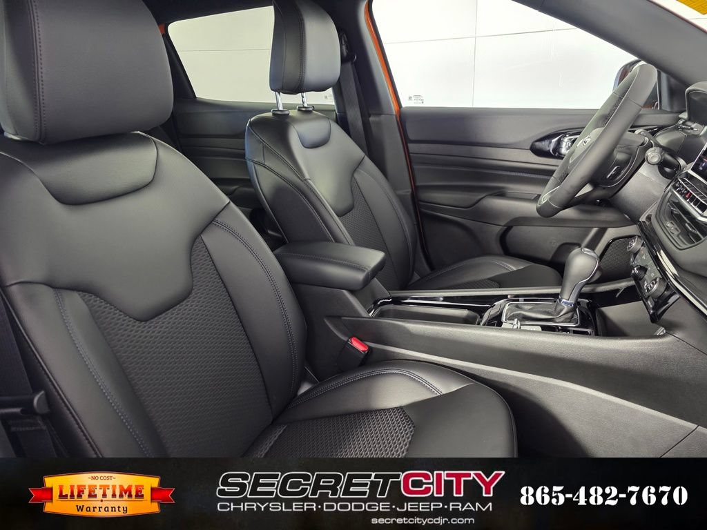 New 2026 Jeep Compass Latitude AWD/4WD image 33