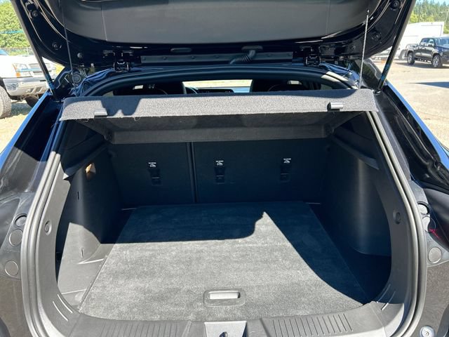 Used 2026 Chevrolet Trax RS w/ Sunroof Package FWD image 24