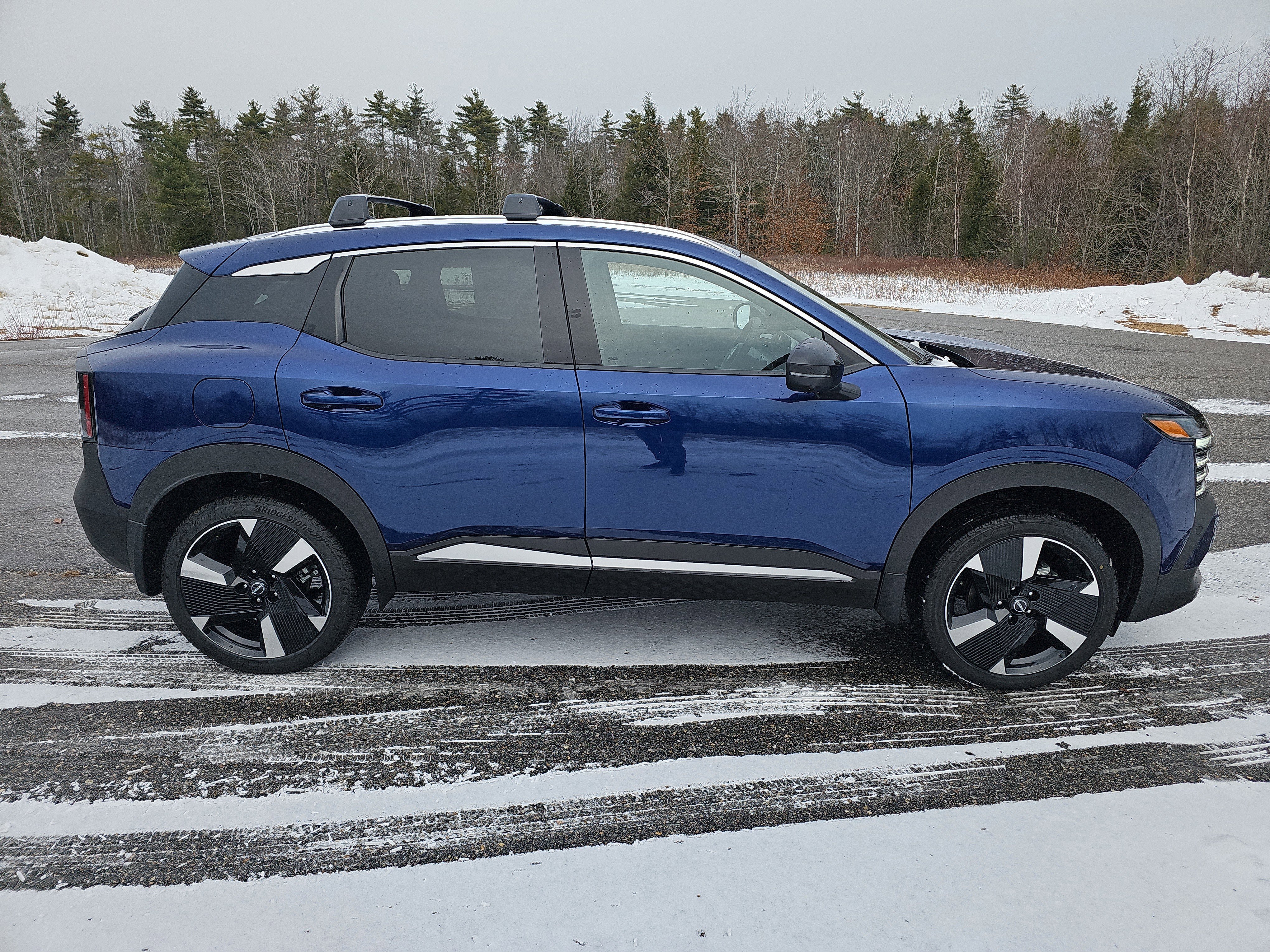 New 2026 Nissan Kicks SR w/ Cold Weather Package AWD/4WD image 8