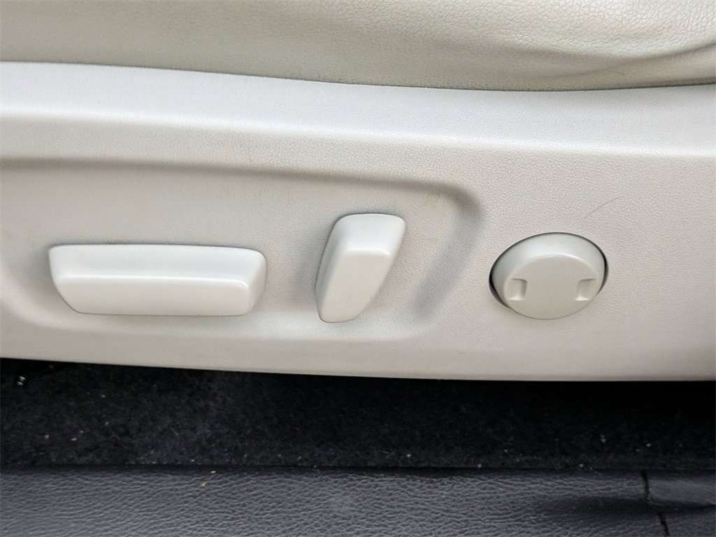 Used 2015 Toyota Highlander Limited Platinum image 22