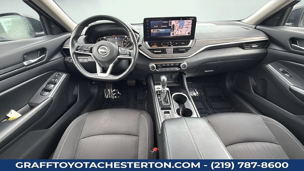 Used 2024 Nissan Altima 2.5 SV w/ SV Premium Package FWD image 14