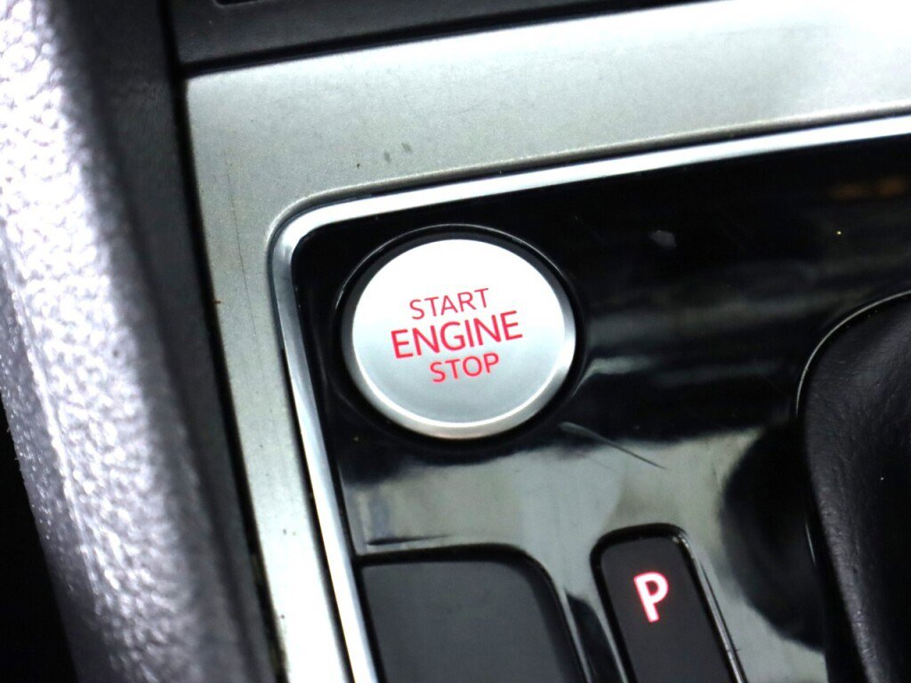 Used 2020 Volkswagen Passat 2.0T SE image 25