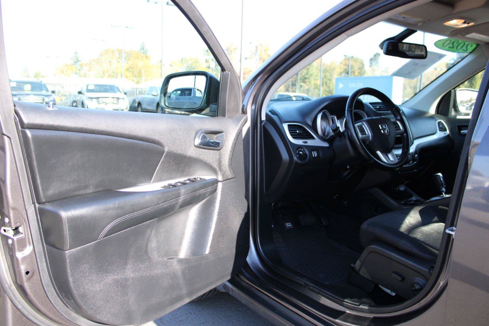 Used 2020 Dodge Journey SE w/ SE Popular Equipment Group FWD image 21
