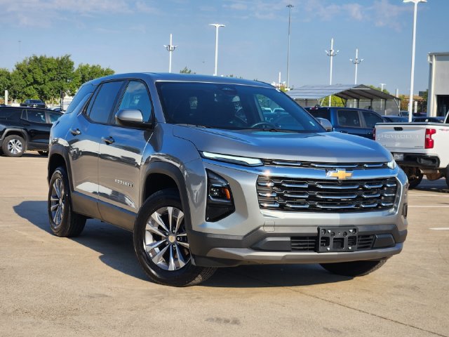 Used 2026 Chevrolet Equinox LT FWD image 2