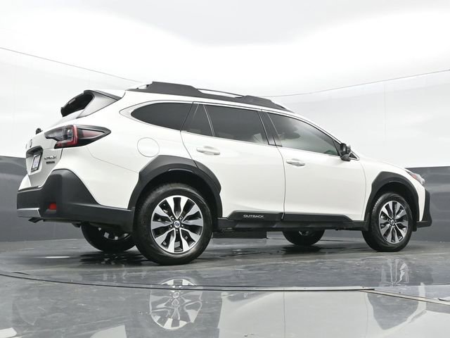 Used 2025 Subaru Outback Touring image 27