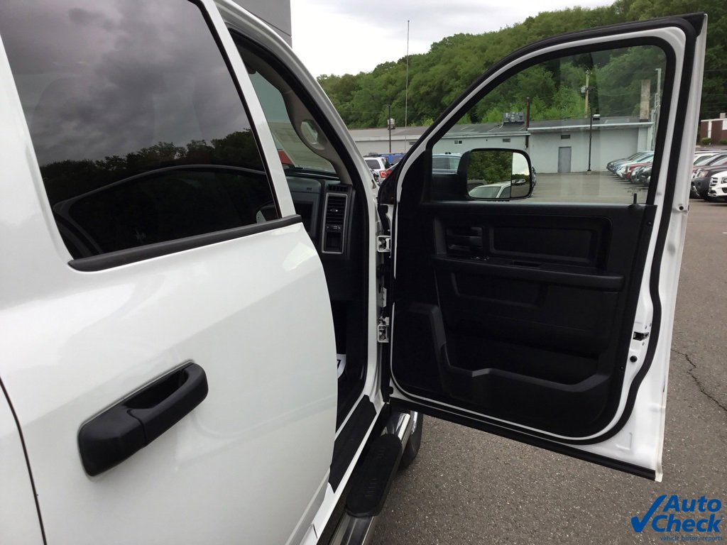 Used 2015 RAM 3500 Tradesman w/ Chrome Appearance Group image 44