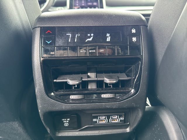 Used 2023 Jeep Grand Cherokee L Laredo image 17