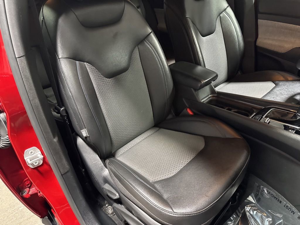 Used 2025 Jeep Compass Latitude w/ Sun & Sound Group image 10