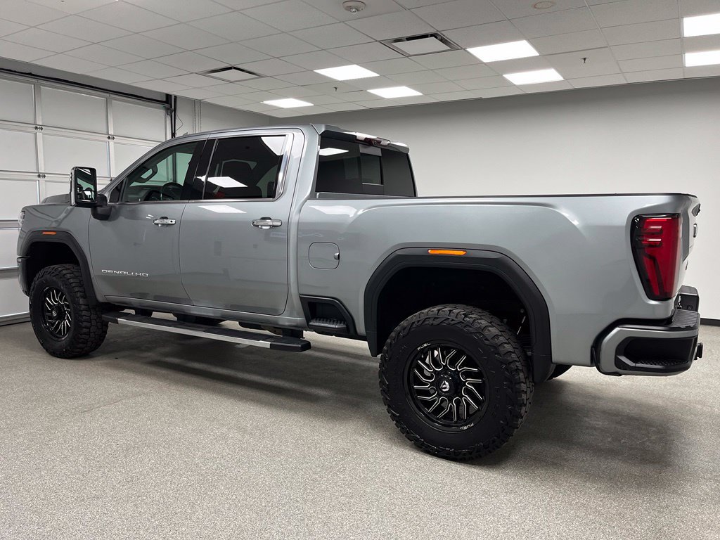 Used 2024 GMC Sierra 3500 Denali w/ Technology Package AWD/4WD image 6