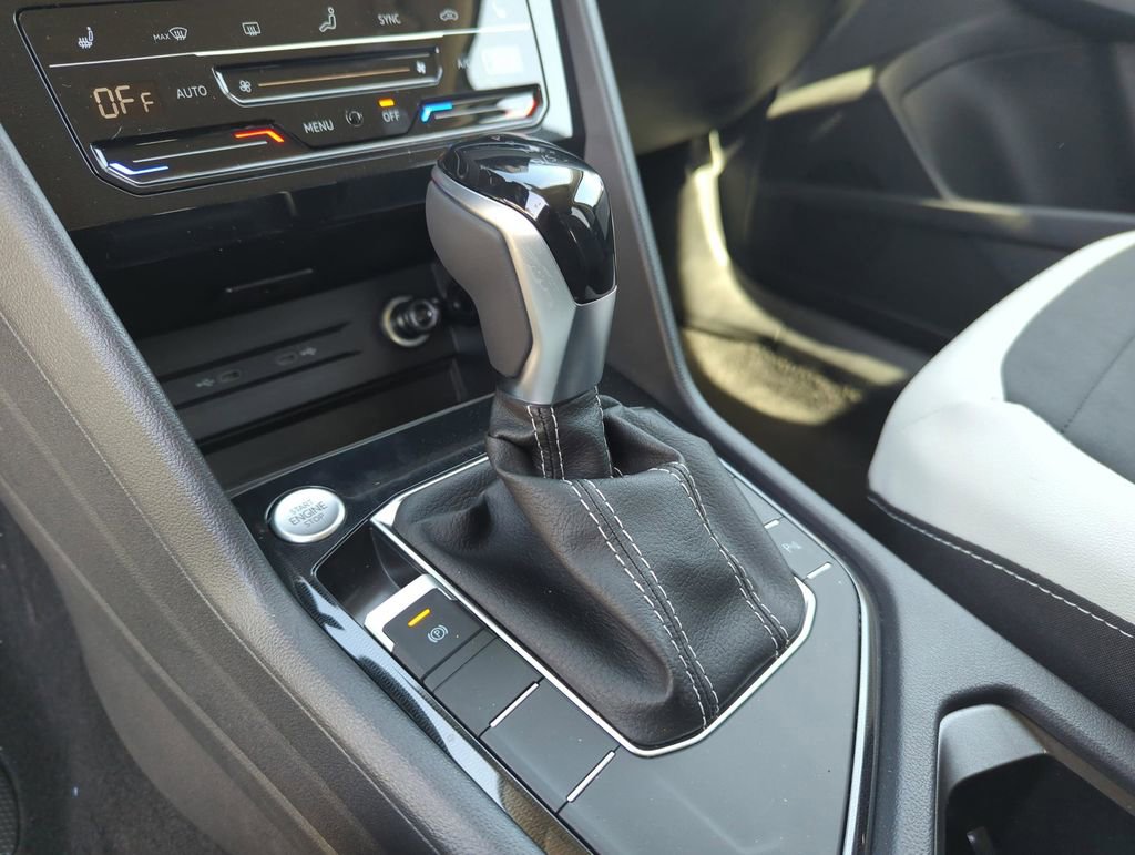 New 2026 Volkswagen Taos SE image 38