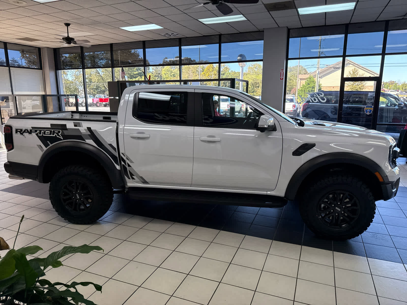 Used 2025 Ford Ranger Raptor image 25