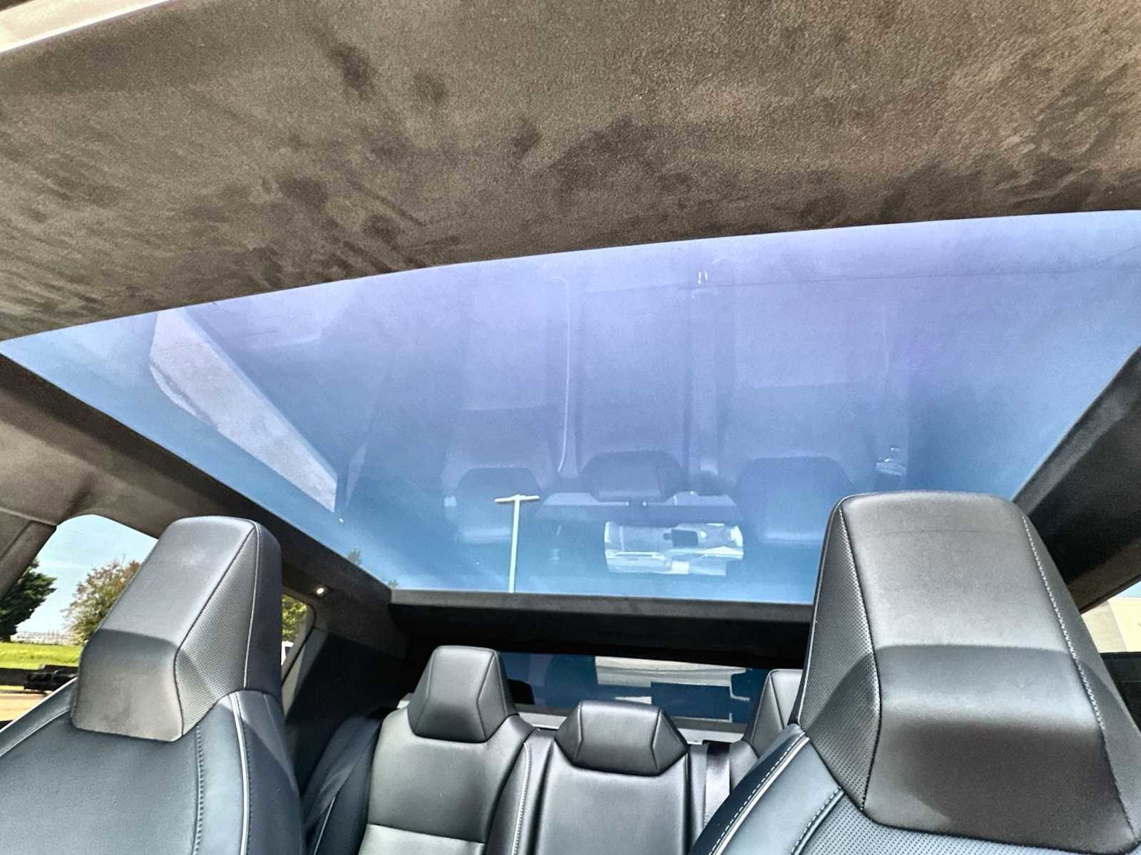 Used 2024 Tesla Cybertruck Cyberbeast AWD/4WD image 27