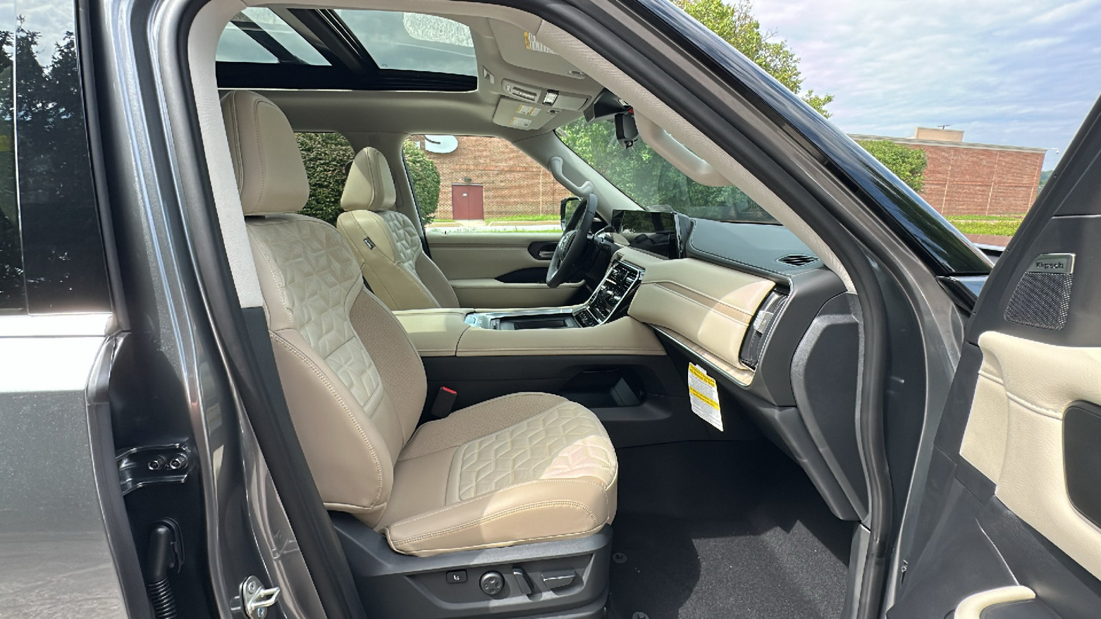 New 2026 Nissan Armada Platinum Reserve AWD/4WD image 9