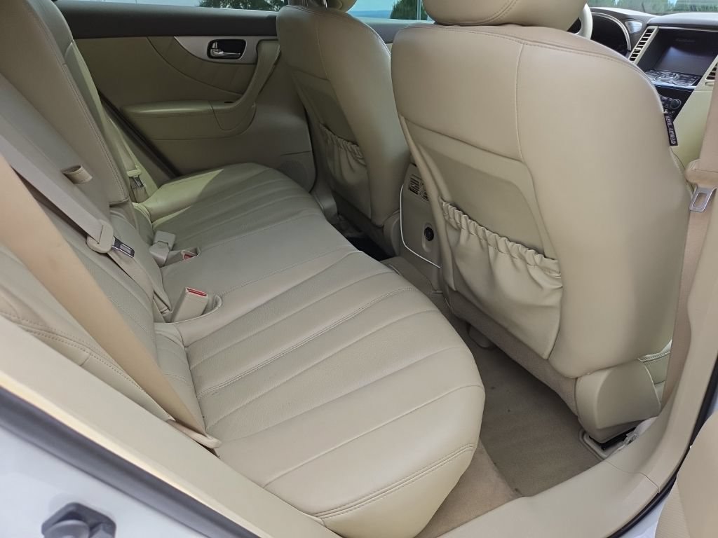 Used 2014 INFINITI QX70 2WD w/ Premium Package image 11