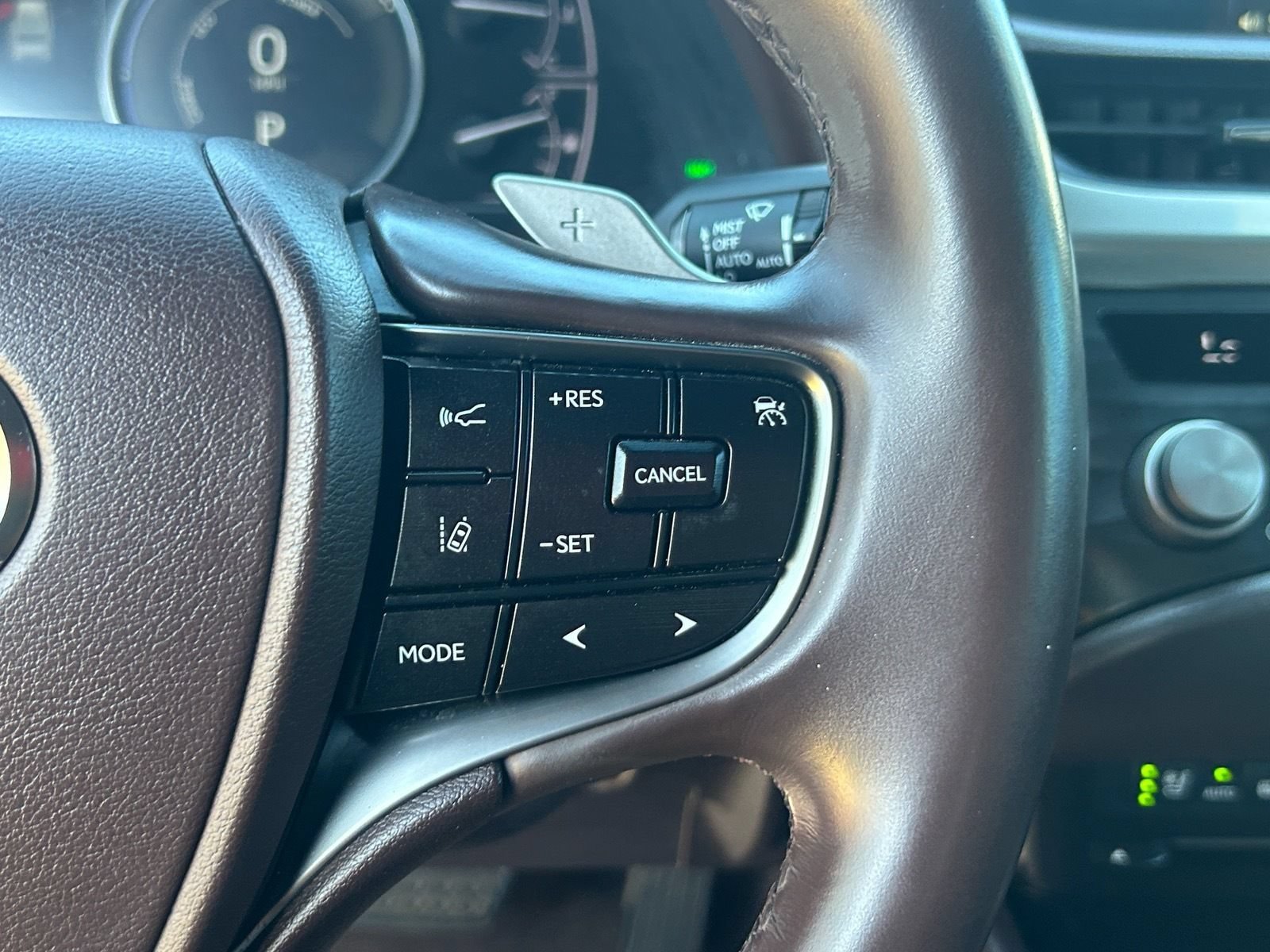 Used 2021 Lexus ES 300h w/ Premium Package FWD image 32
