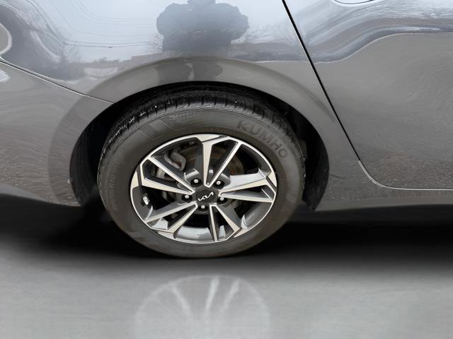 Used 2023 Kia Forte LXS FWD image 21