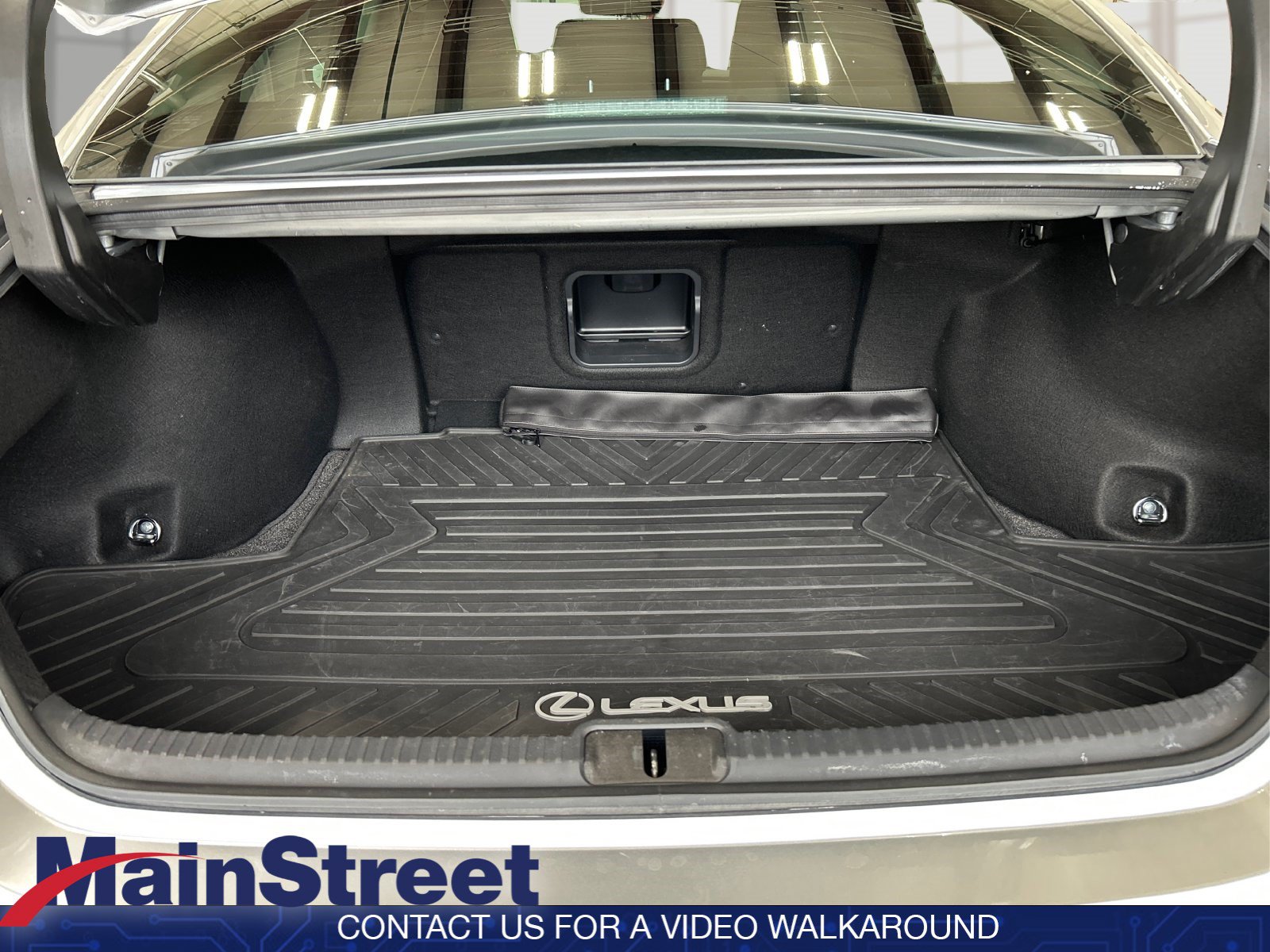 Used 2025 Lexus ES 350 w/ Accessory Package (Z1) FWD image 12